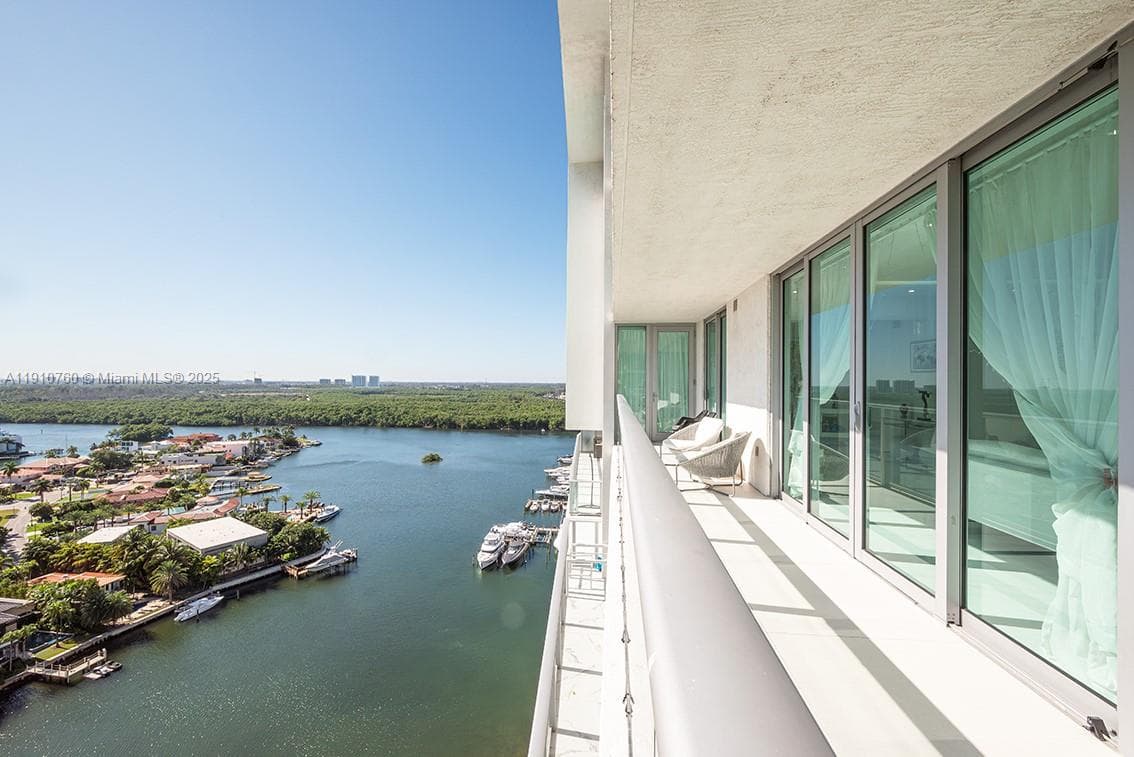 330 Sunny Isles Blvd 5-1908 photo 4