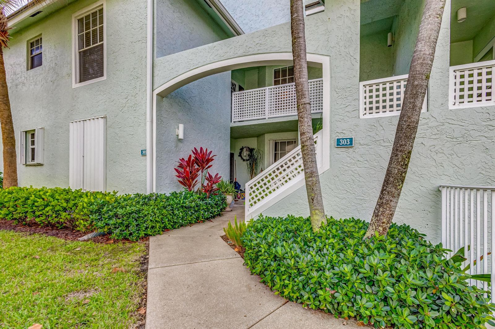 303 Mainsail Circle photo 5