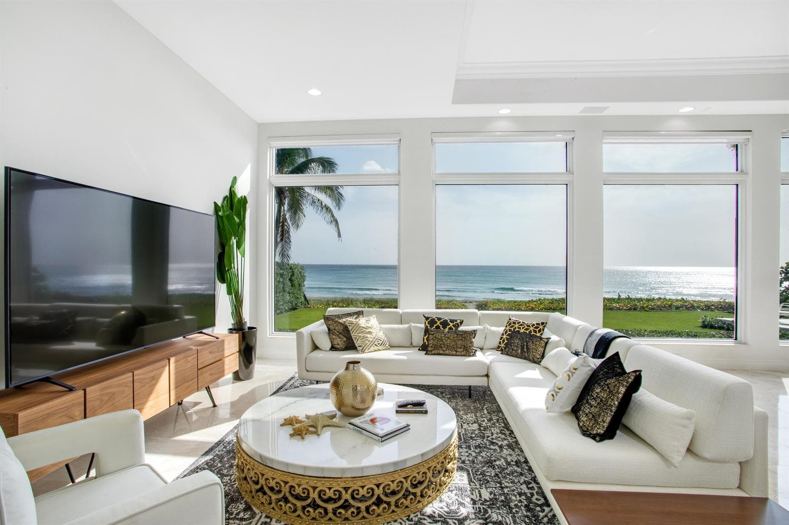 2635 S Ocean Boulevard photo 2
