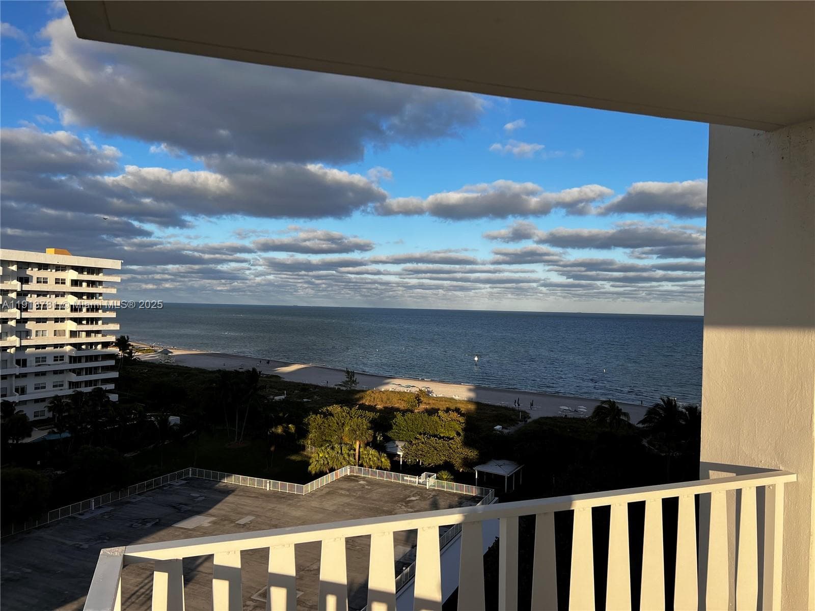 200 Ocean Lane Dr 909 photo 2