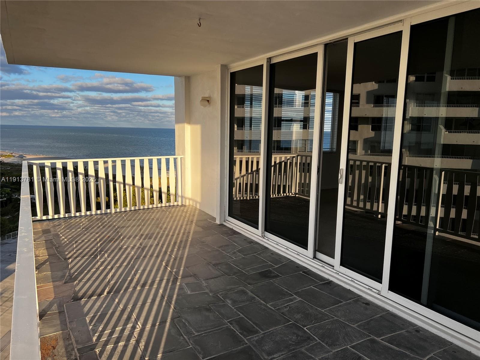 200 Ocean Lane Dr 909 photo 3