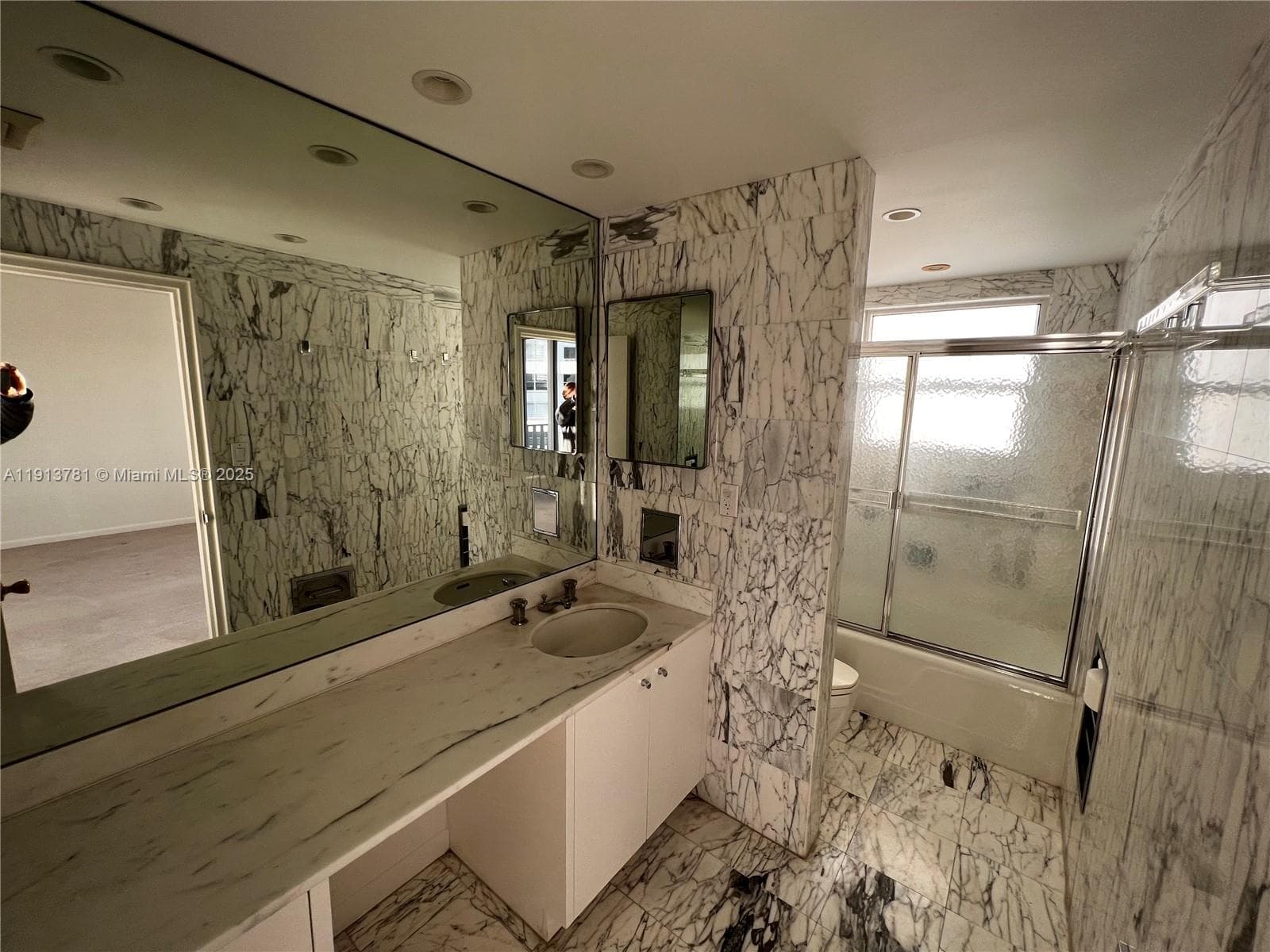 200 Ocean Lane Dr 909 photo 8