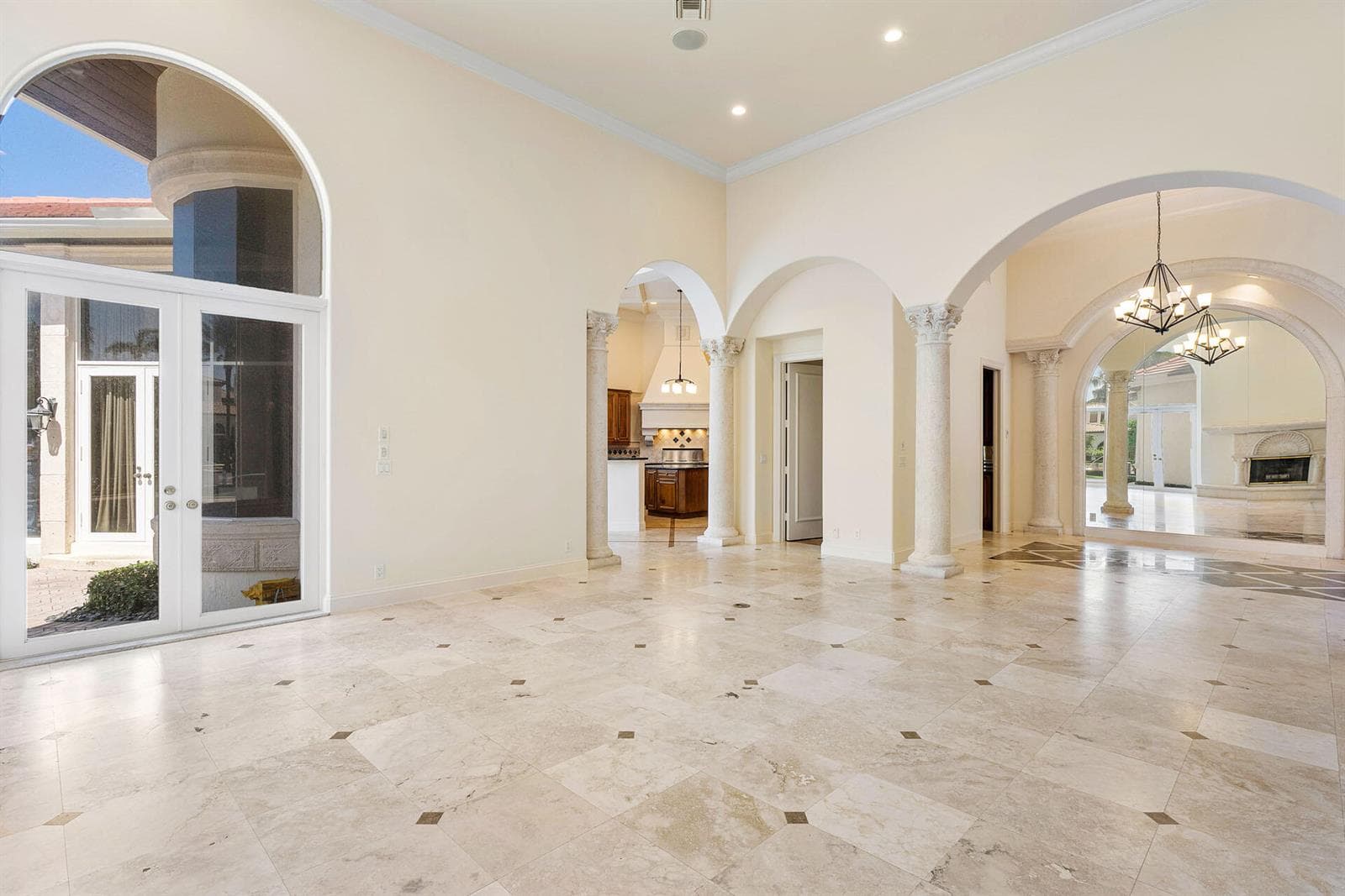 159 W Coconut Palm Road photo 14