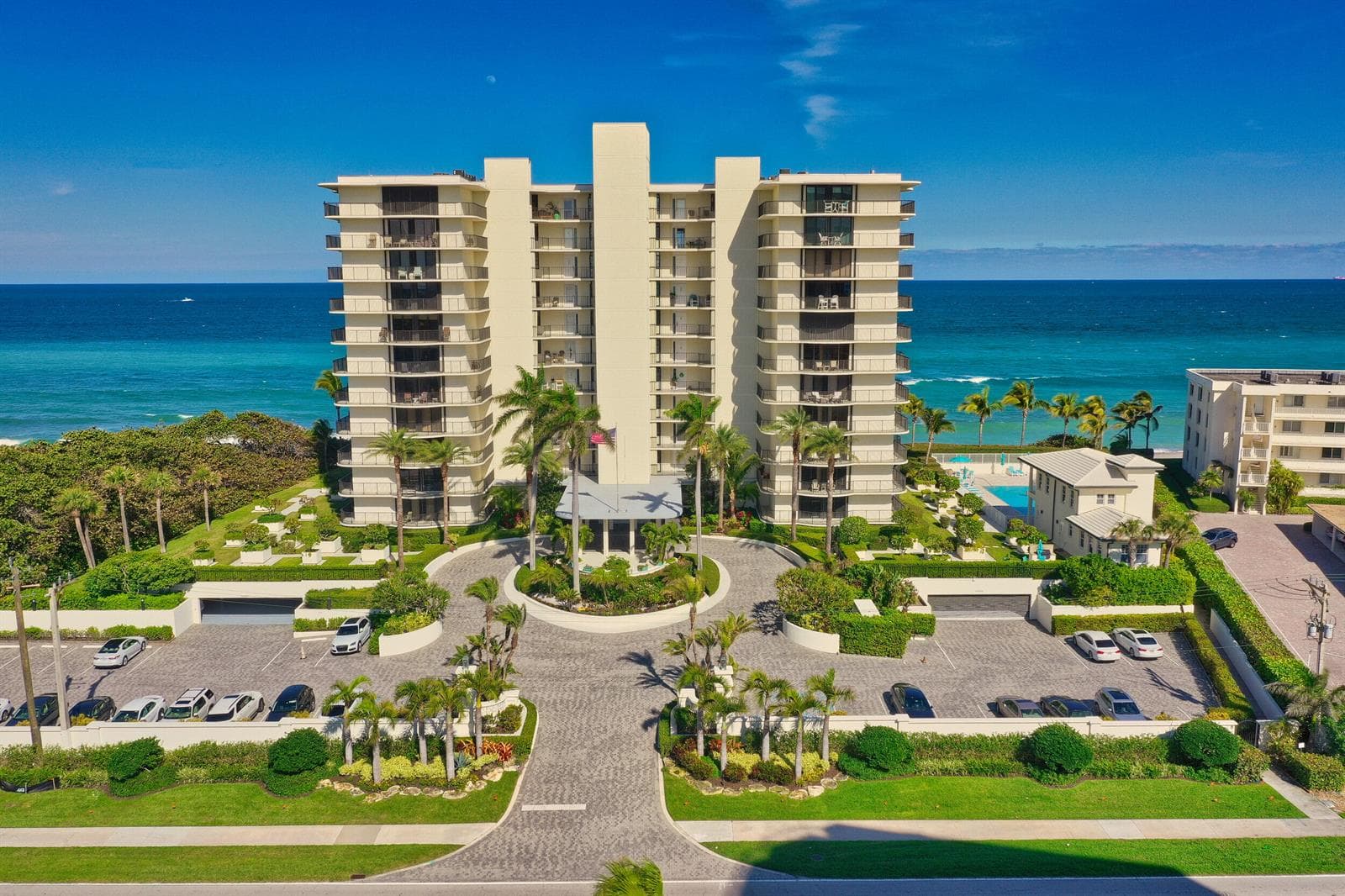 400 Beach Road 804 photo 1