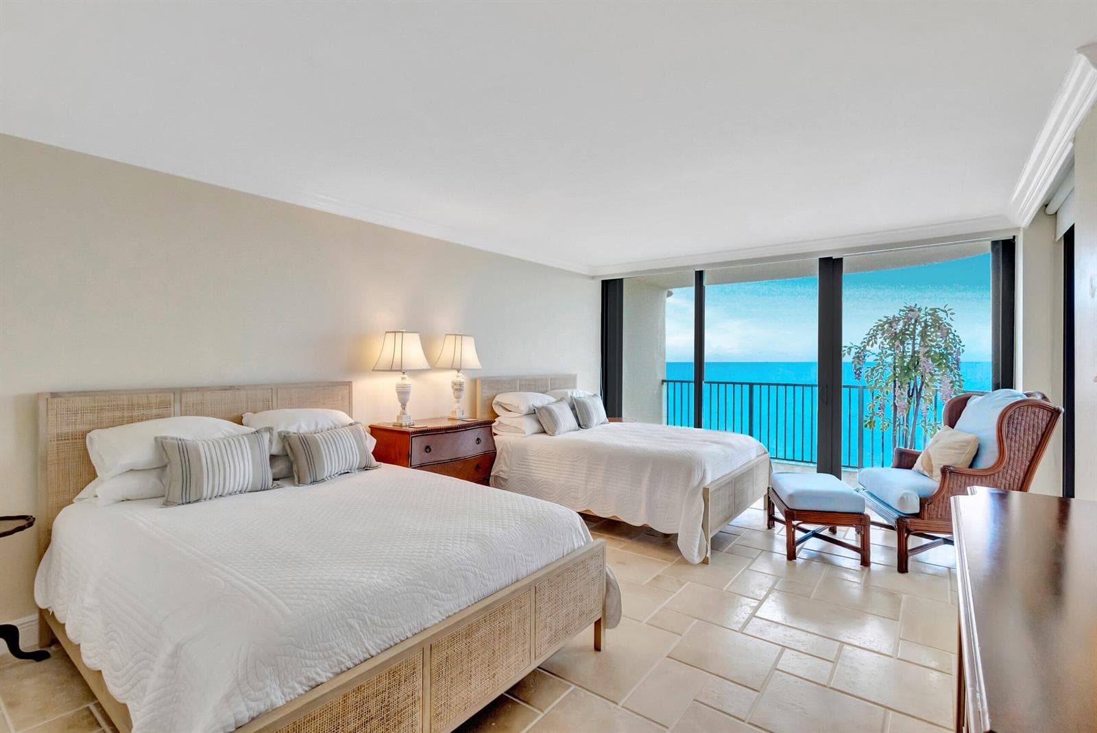 400 Beach Road 804 photo 18