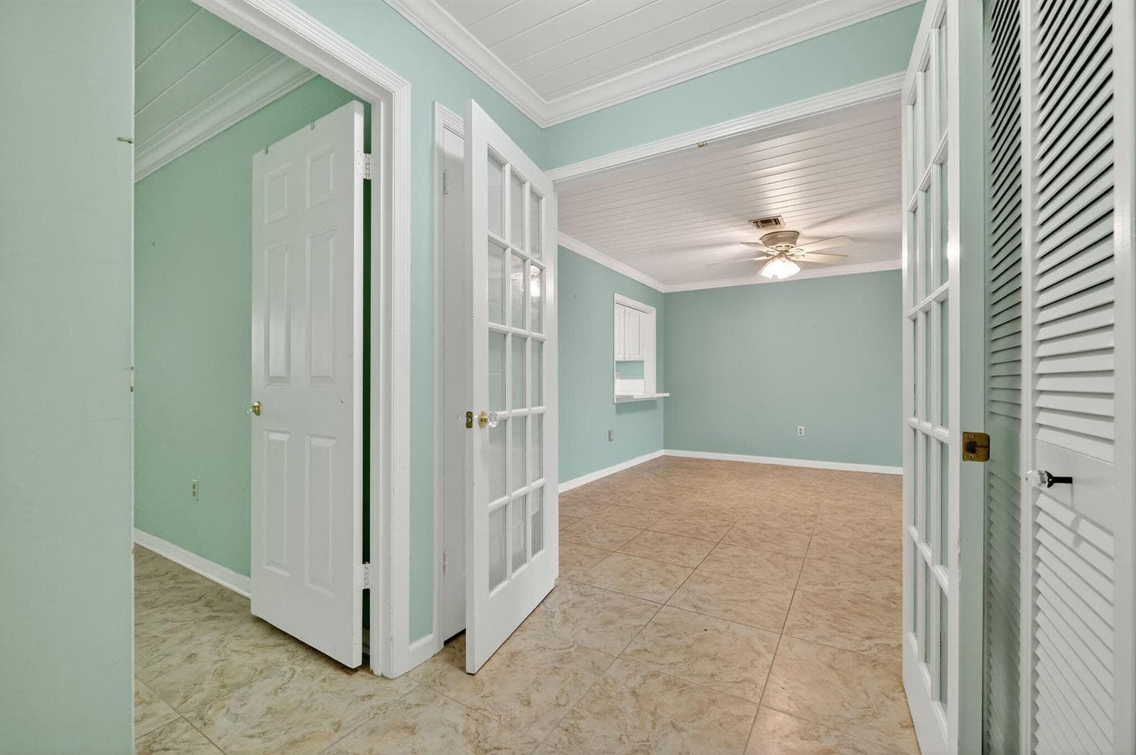 1630 Seaway Drive 106 photo 23