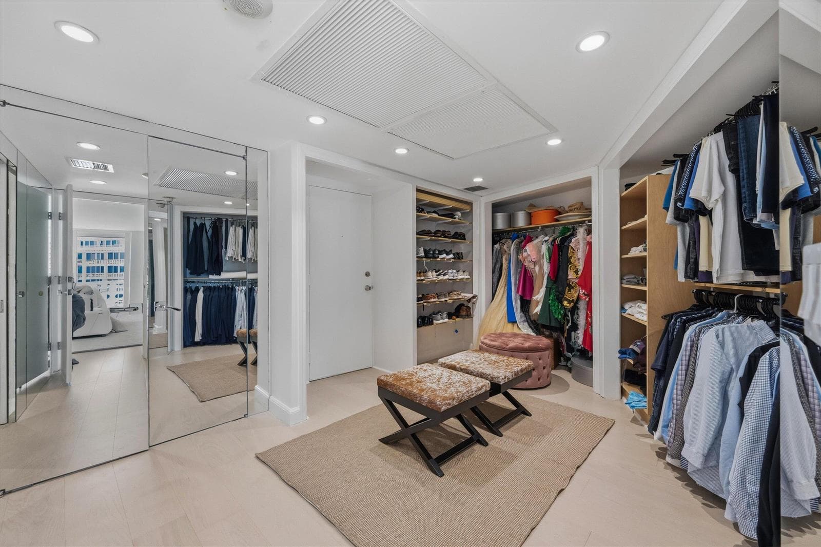 100 Sunrise Avenue 520/521 photo 18
