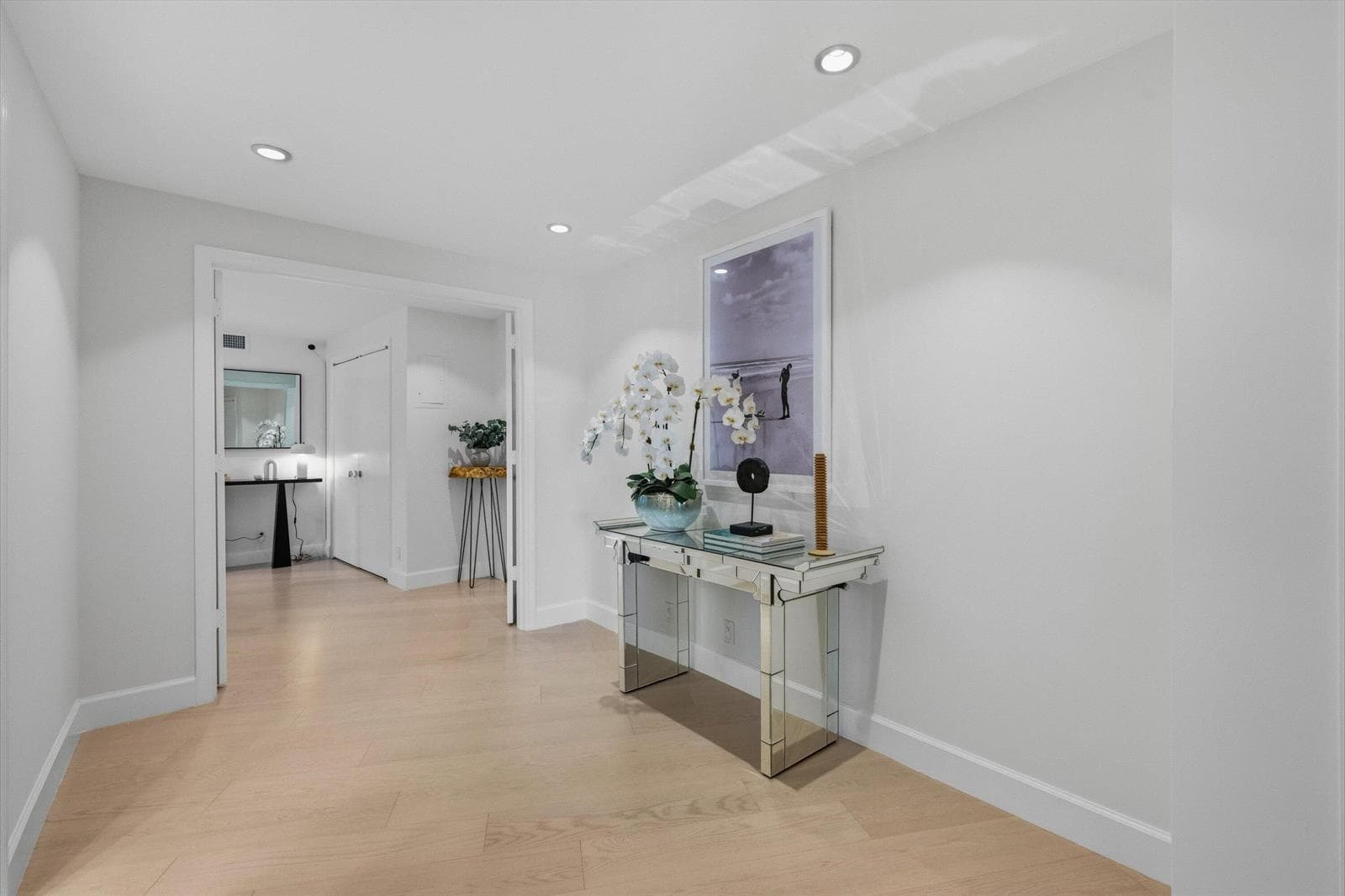 100 Sunrise Avenue 520/521 photo 15