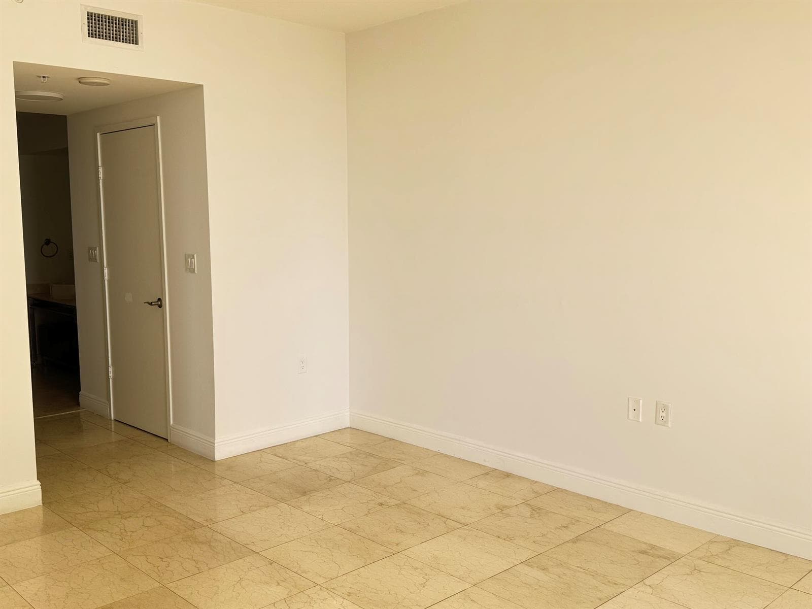 16275 Collins Avenue #1004 photo 13