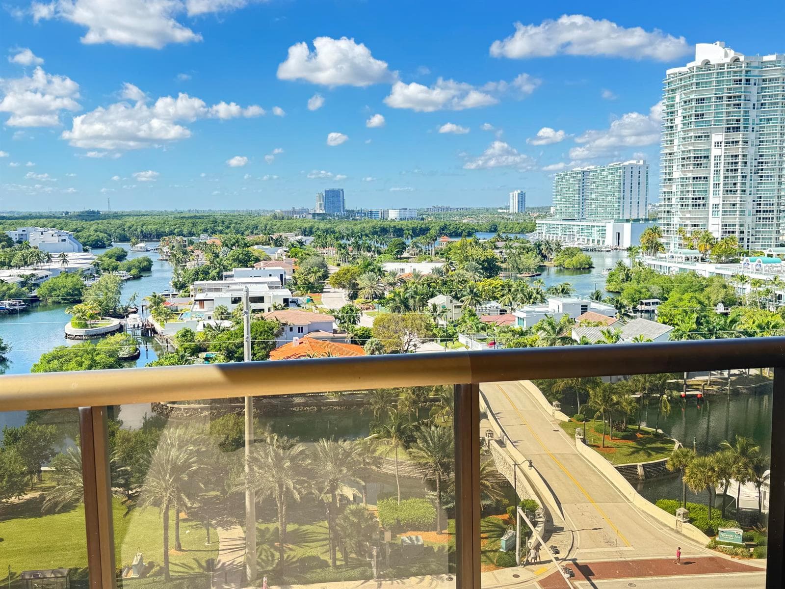 16275 Collins Avenue #1004 photo 4