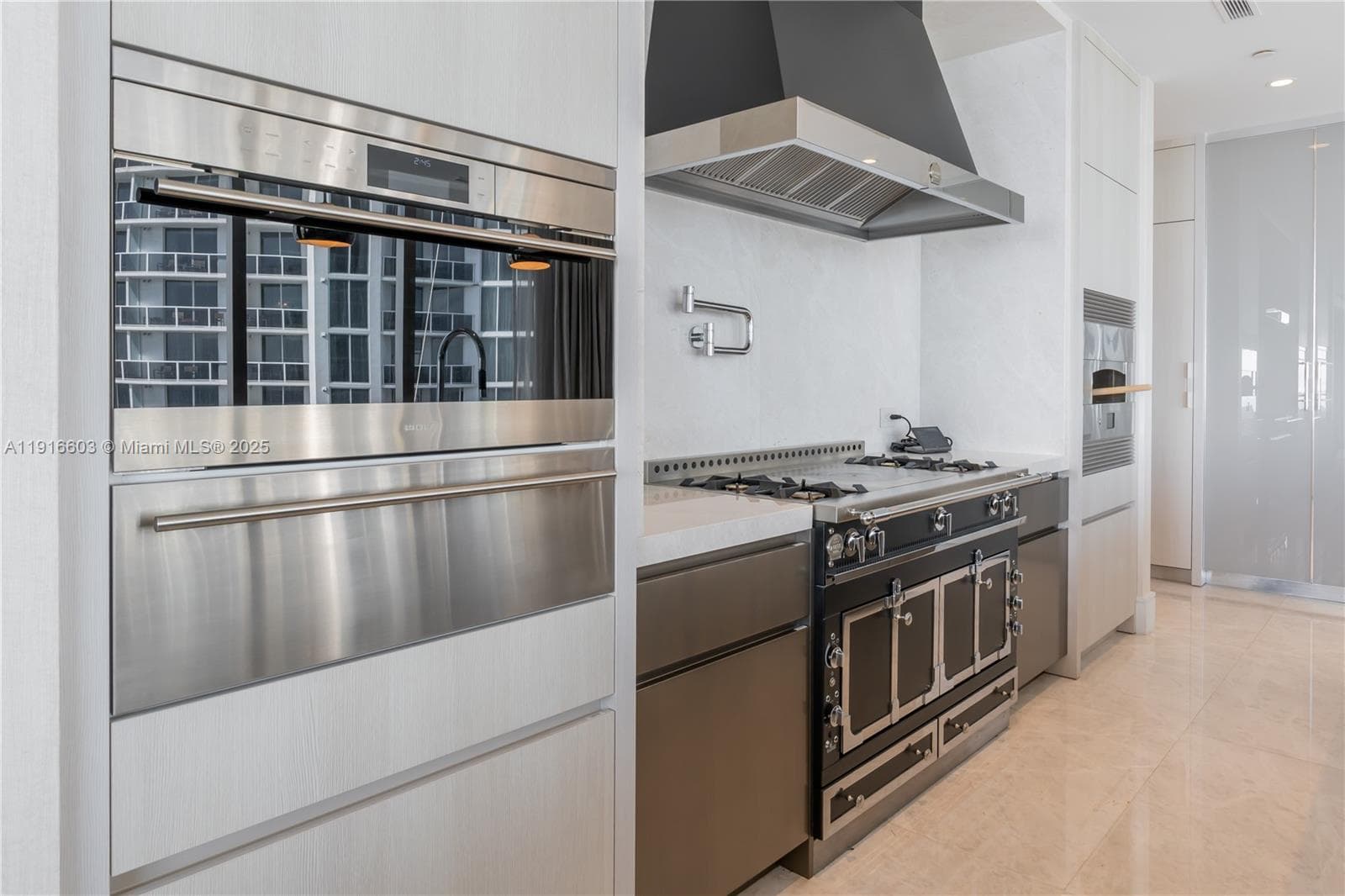 17975 Collins Avenue 2402 photo 9