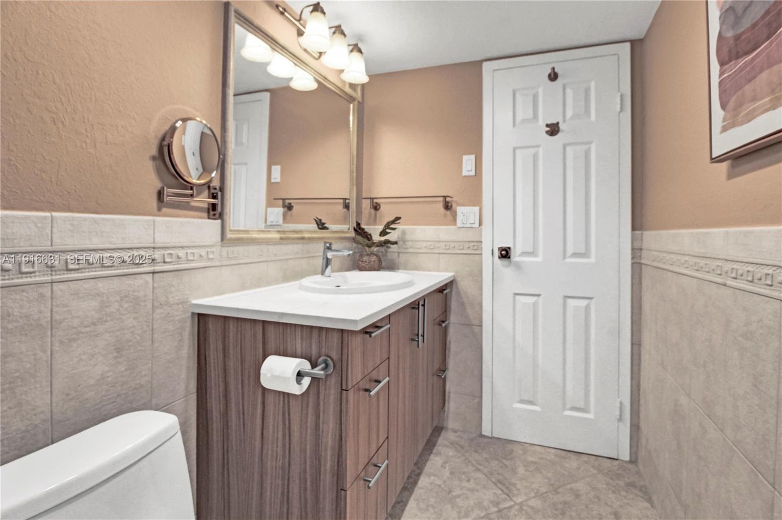 800 Parkview Dr 821 photo 19