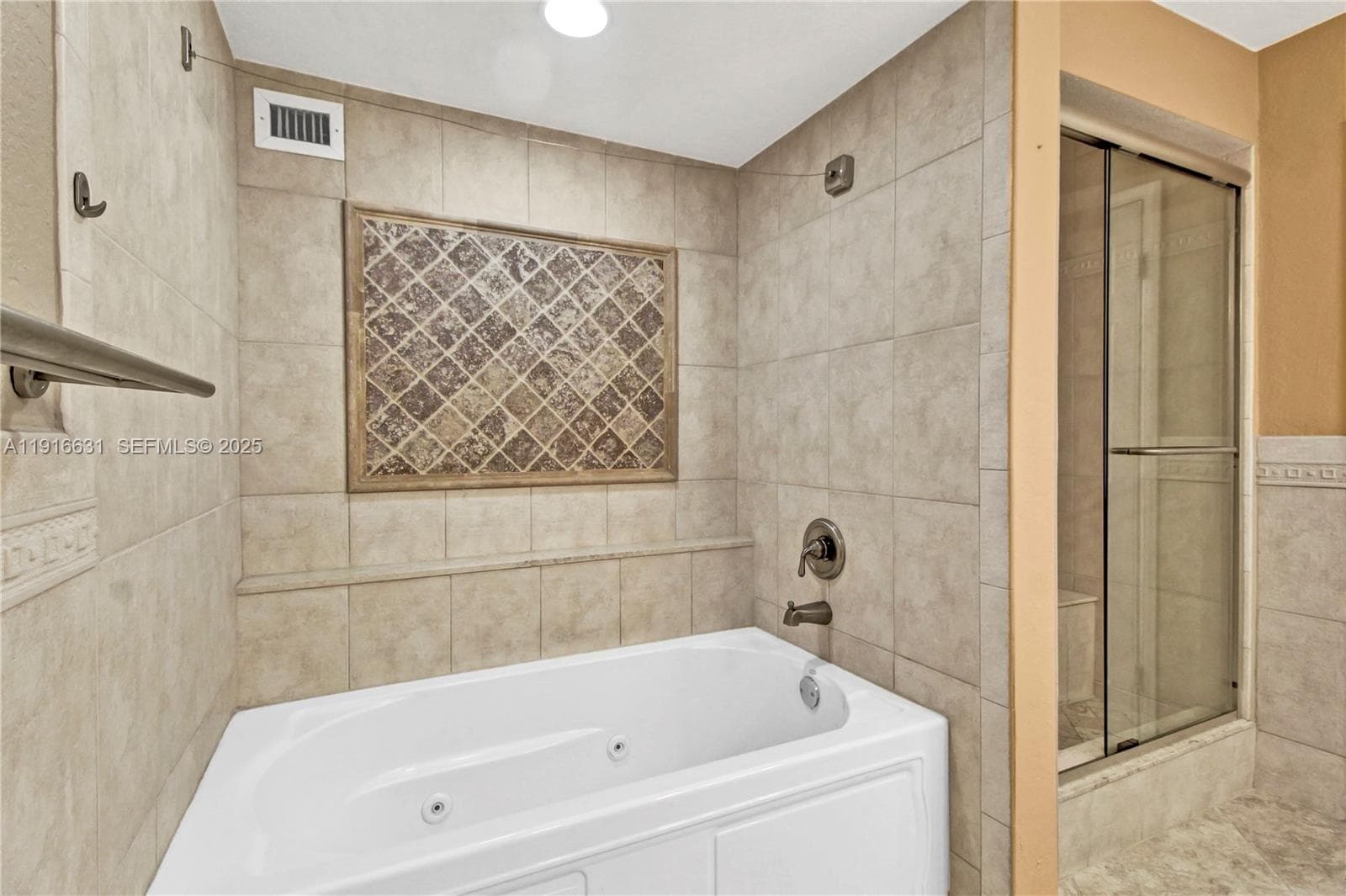 800 Parkview Dr 821 photo 25