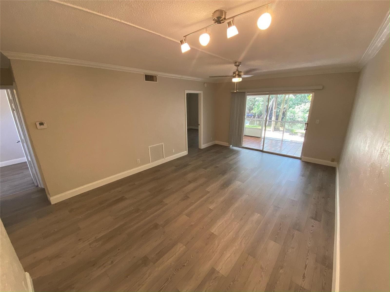 1400 NE 57th Street 104 photo 3