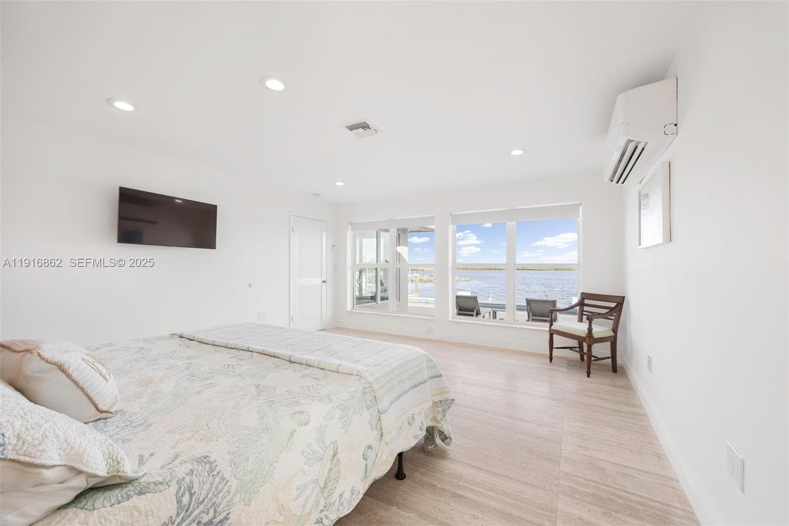 1733 Sunrise Dr photo 14