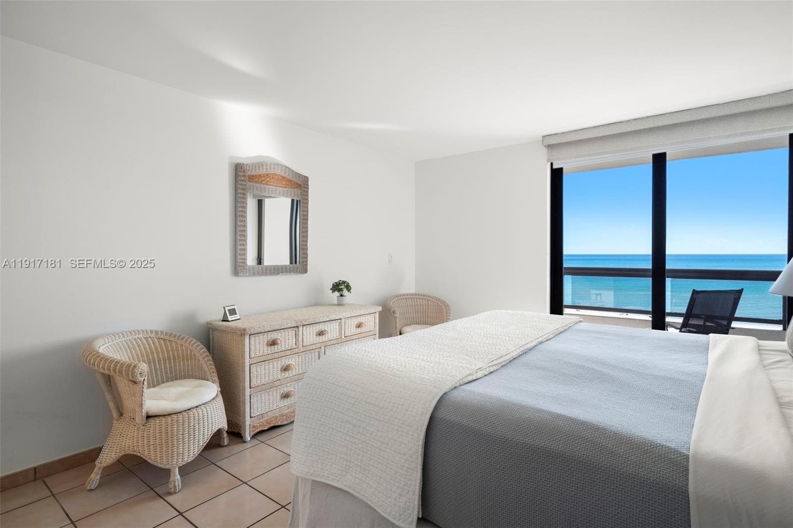 2555 Collins Ave 805 photo 14