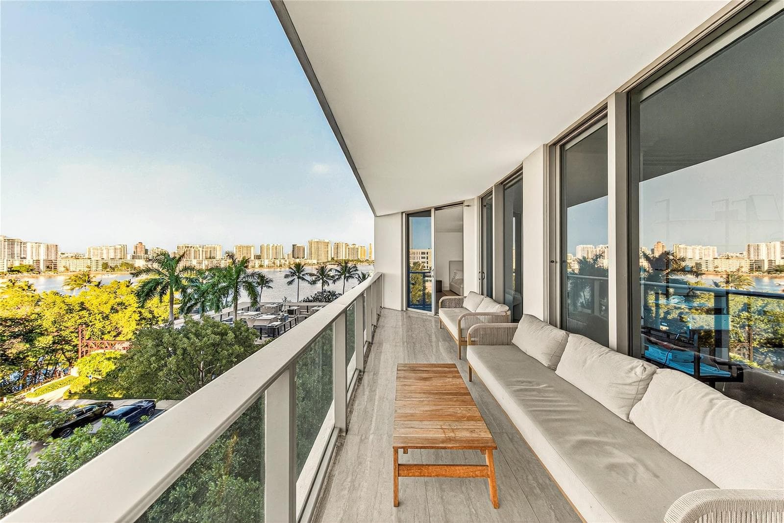 17301 Biscayne Boulevard 506 photo 17