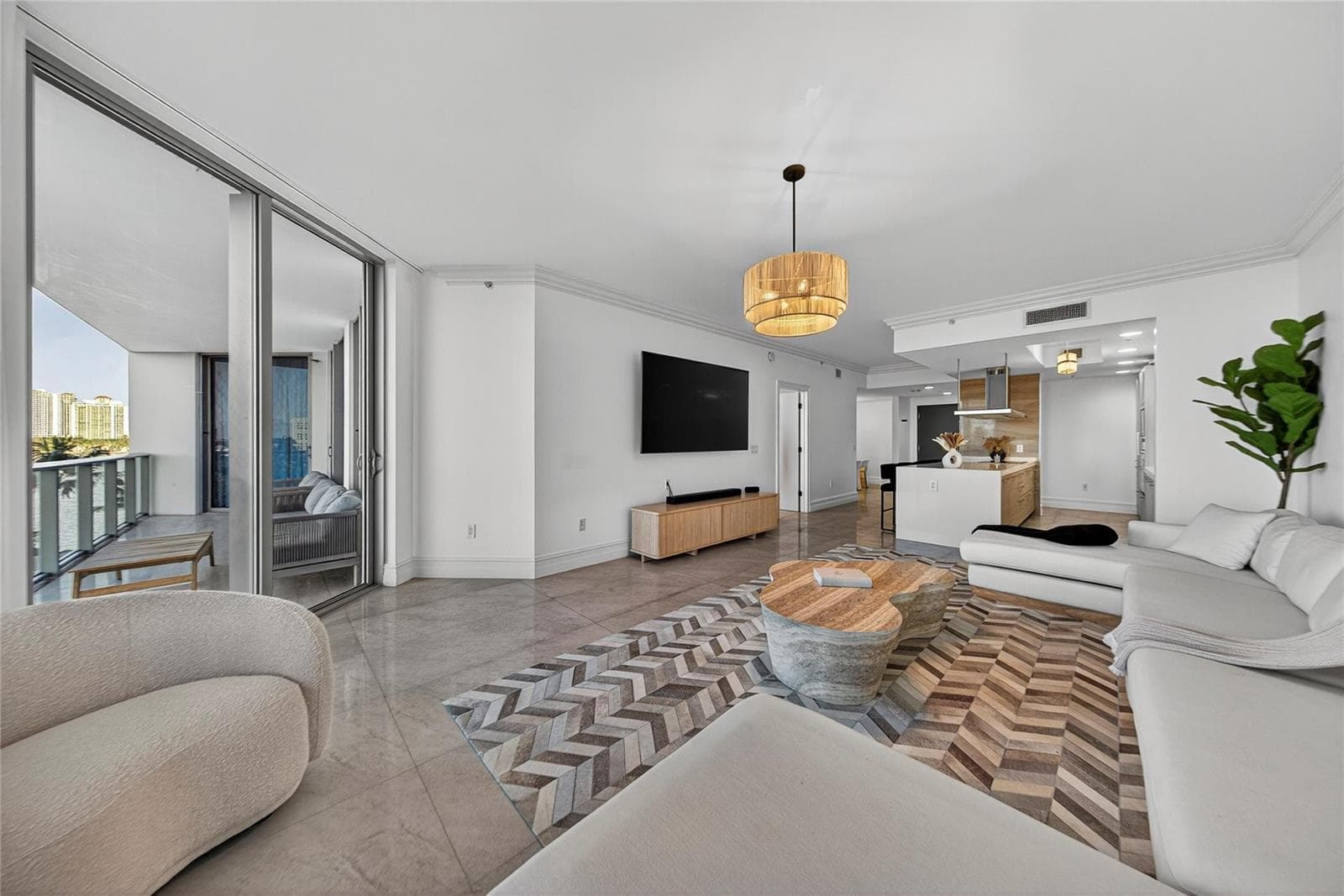 17301 Biscayne Boulevard 506 photo 12