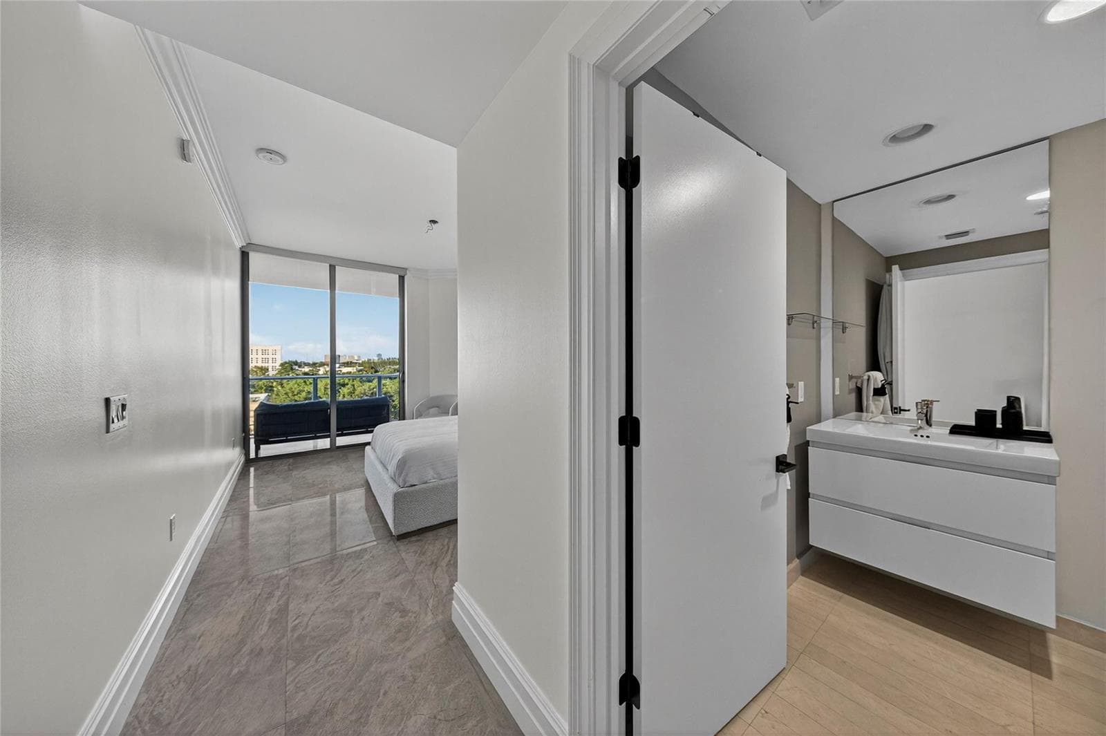 17301 Biscayne Boulevard 506 photo 24