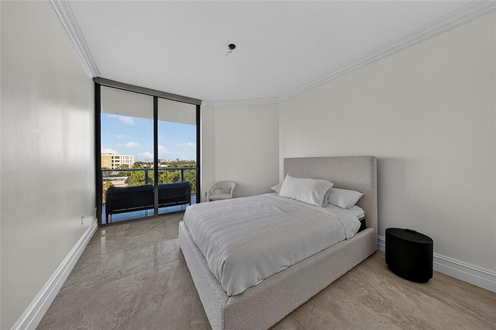17301 Biscayne Boulevard 506 photo 25