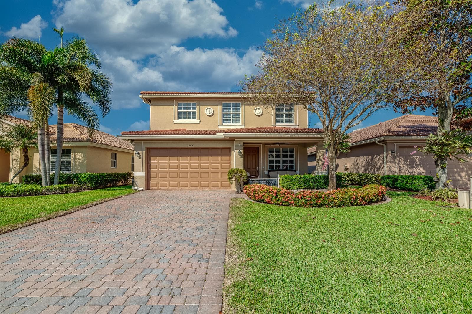 3285 SW Porpoise Circle photo 3