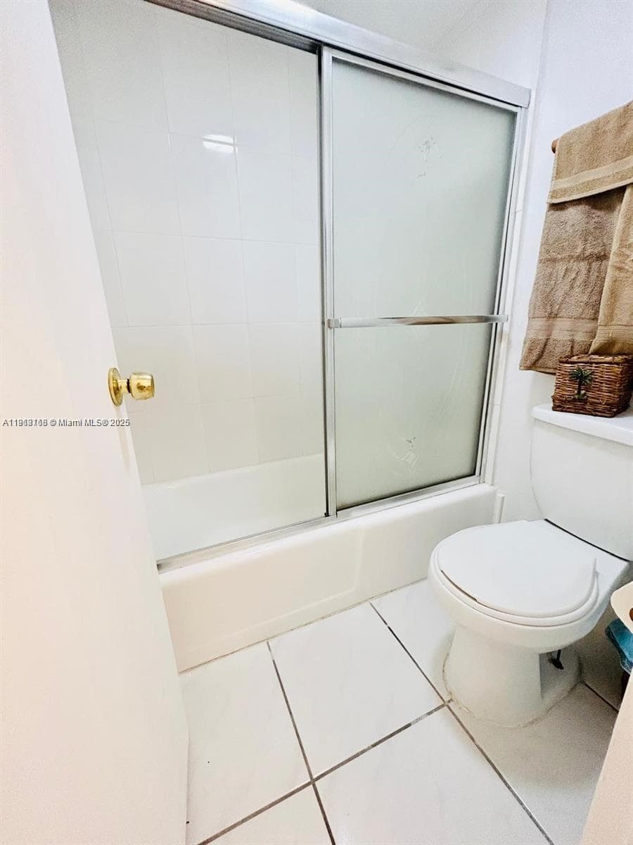 100 Lincoln Rd 535 photo 8