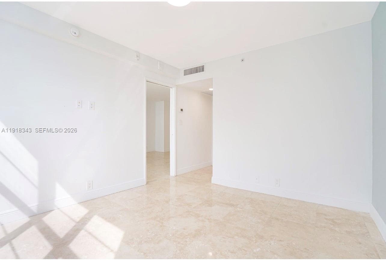 5101 Collins Ave 14K photo 3