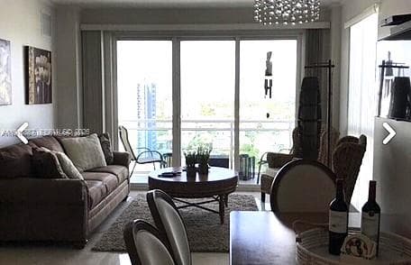 6917 Collins Ave PH20 photo 2
