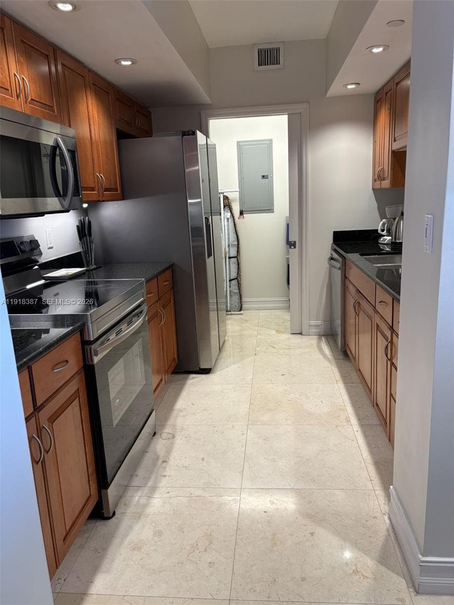 6917 Collins Ave PH20 photo 10