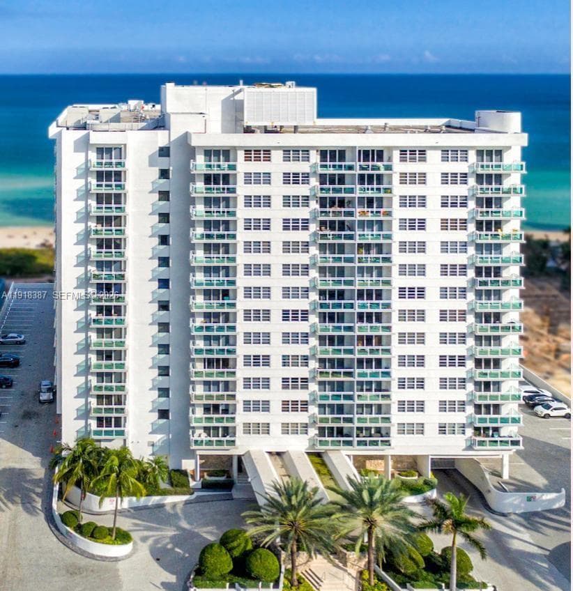 6917 Collins Ave PH20 photo 19