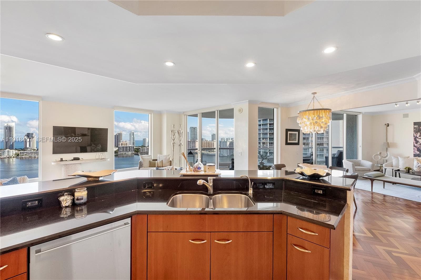 6000 Island Blvd 2406 photo 17