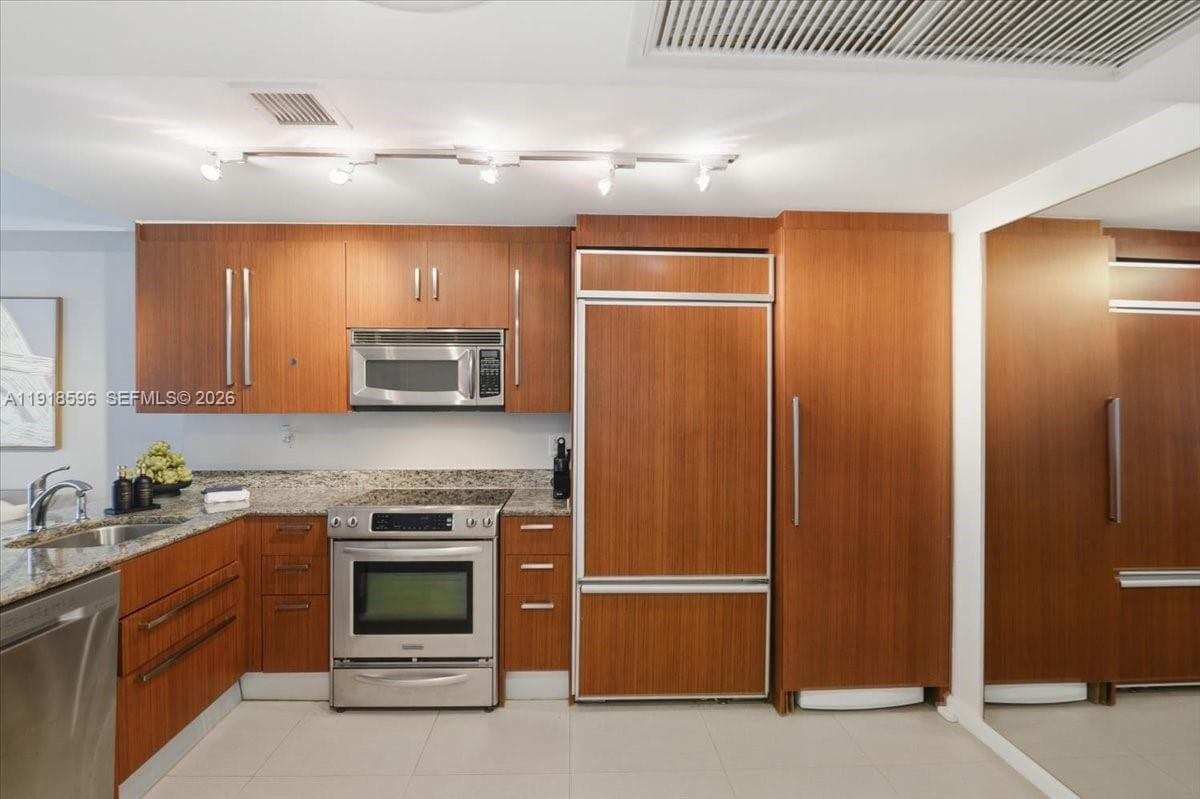 10275 Collins Avenue 1101 photo 12