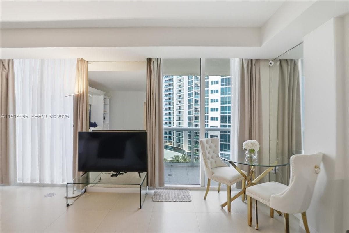 10275 Collins Avenue 1101 photo 20