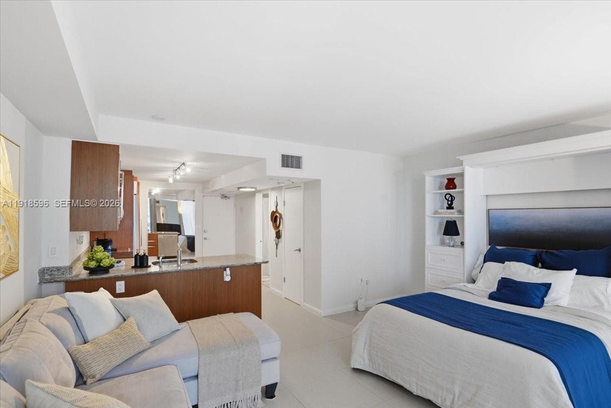 10275 Collins Avenue 1101 photo 18