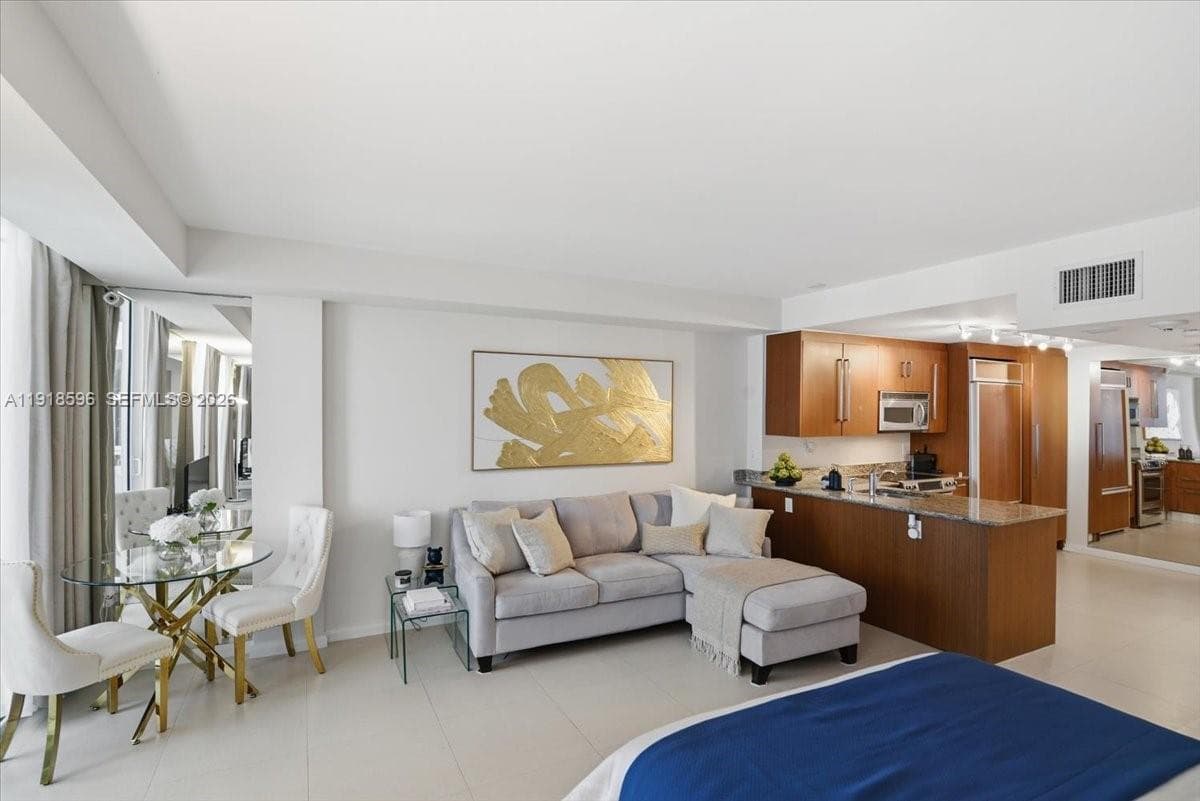 10275 Collins Avenue 1101 photo 19