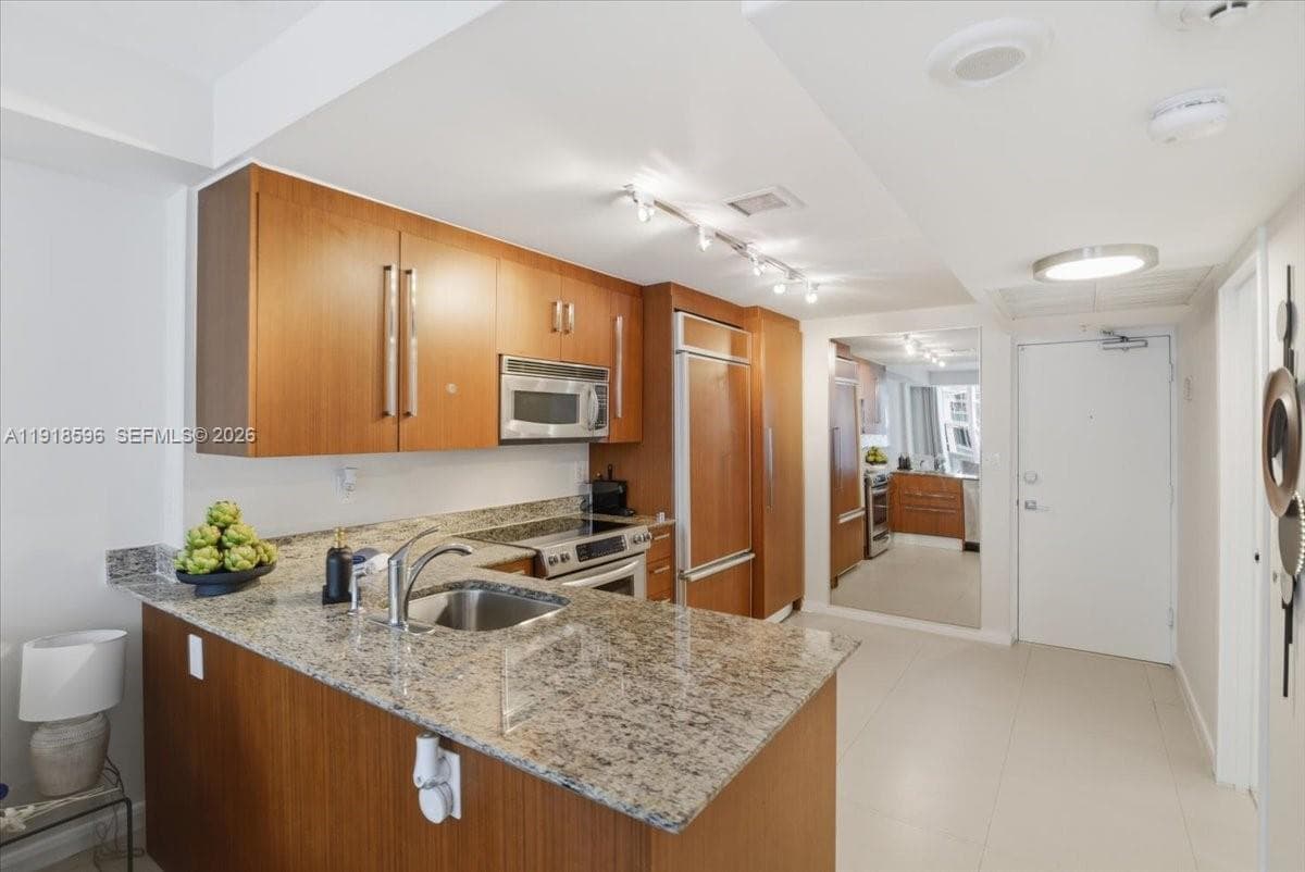 10275 Collins Avenue 1101 photo 8