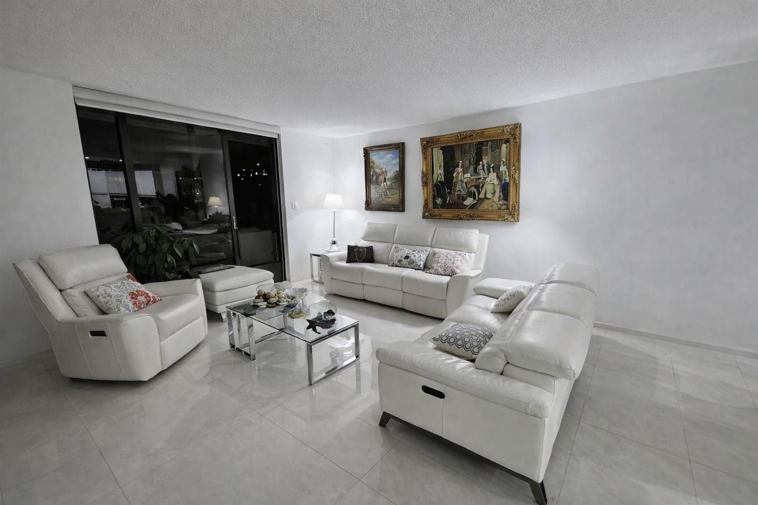 2500 Parkview Drive 403 photo 4