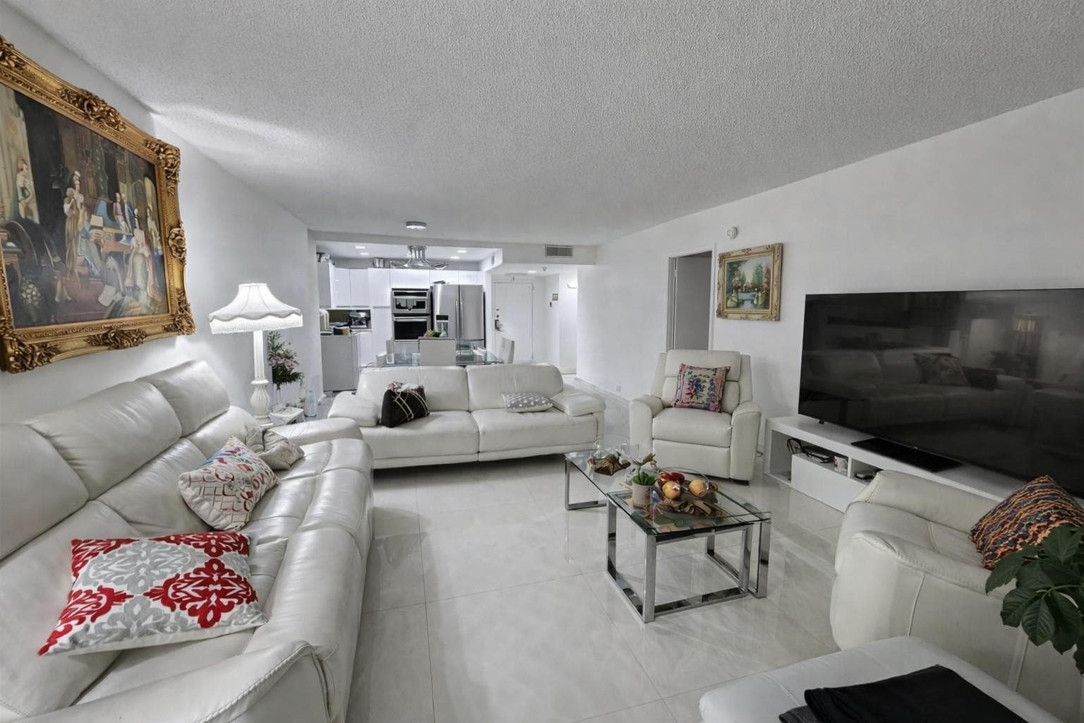 2500 Parkview Drive 403 photo 8
