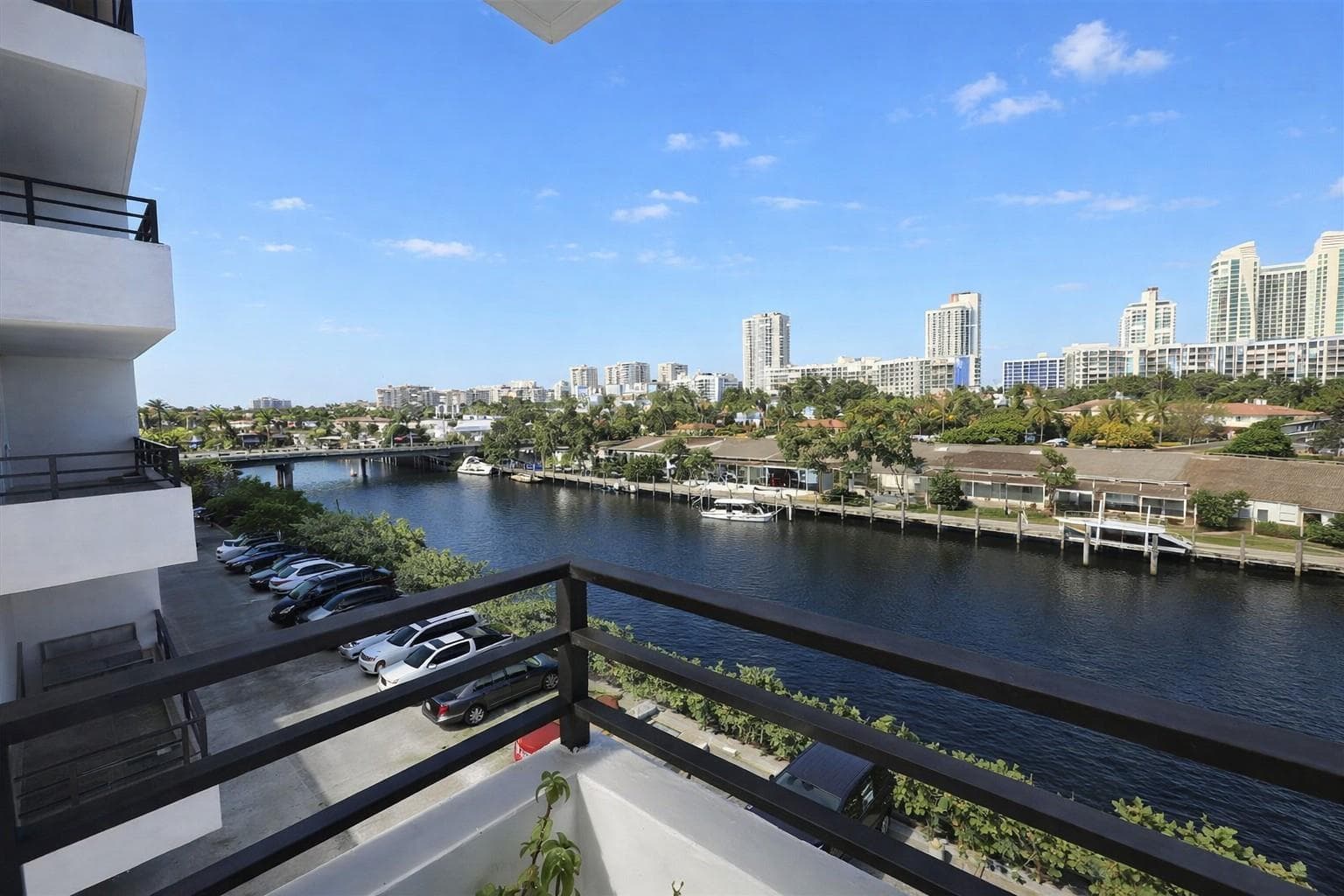 2500 Parkview Drive 403 photo 25