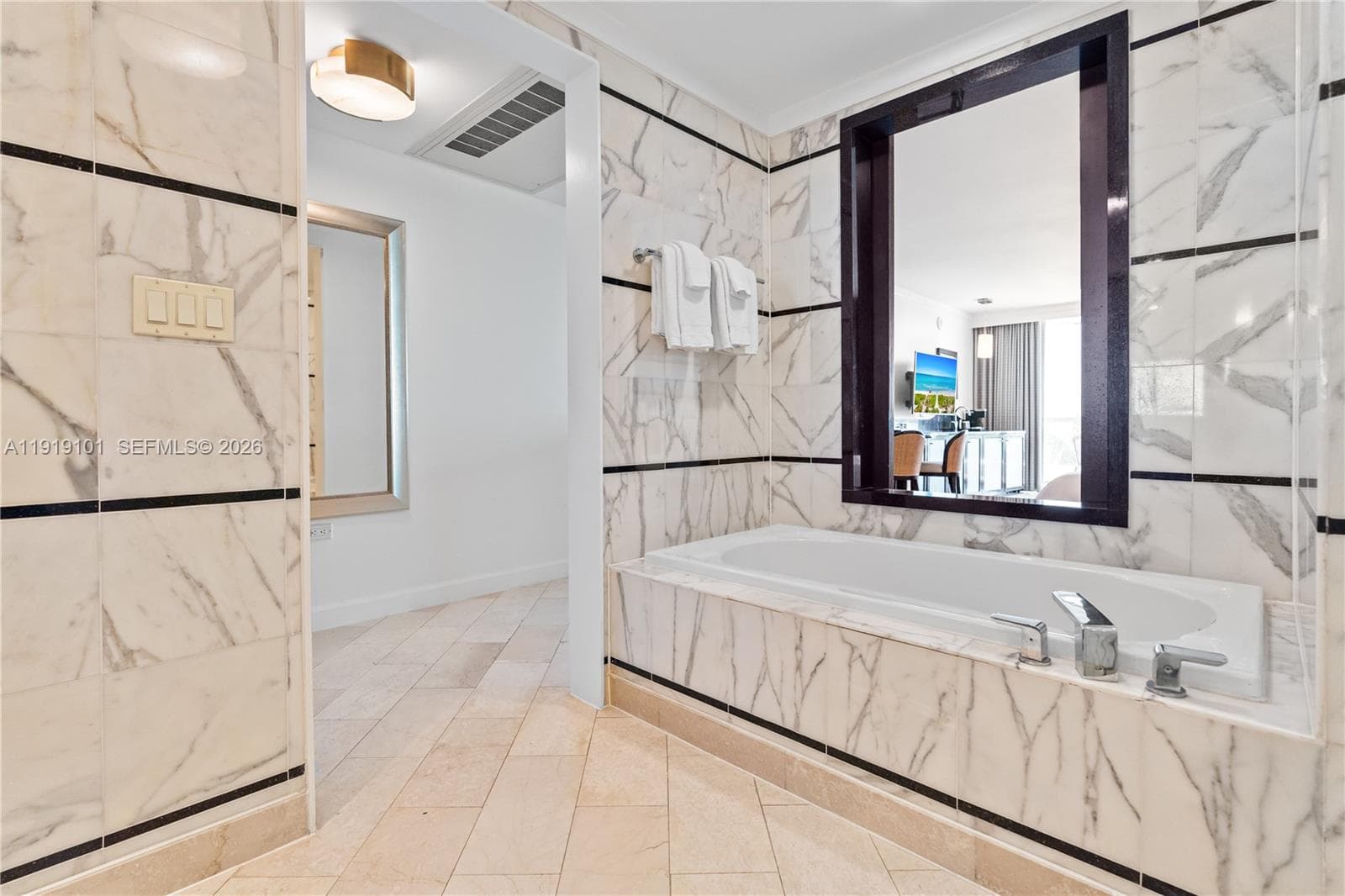 4391 Collins Ave 413 photo 23