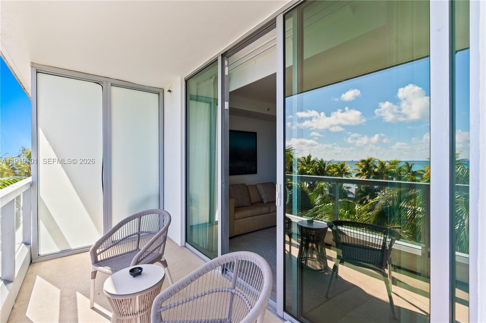4391 Collins Ave 413 photo 4