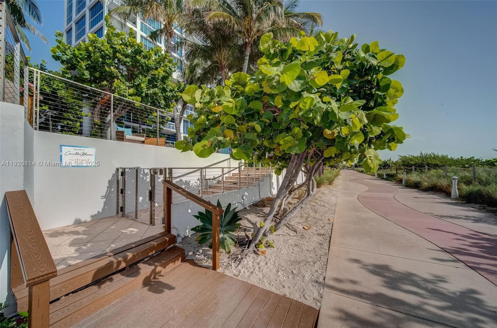 6801 Collins Ave 822(Door#) 805 (Legal#) photo 18
