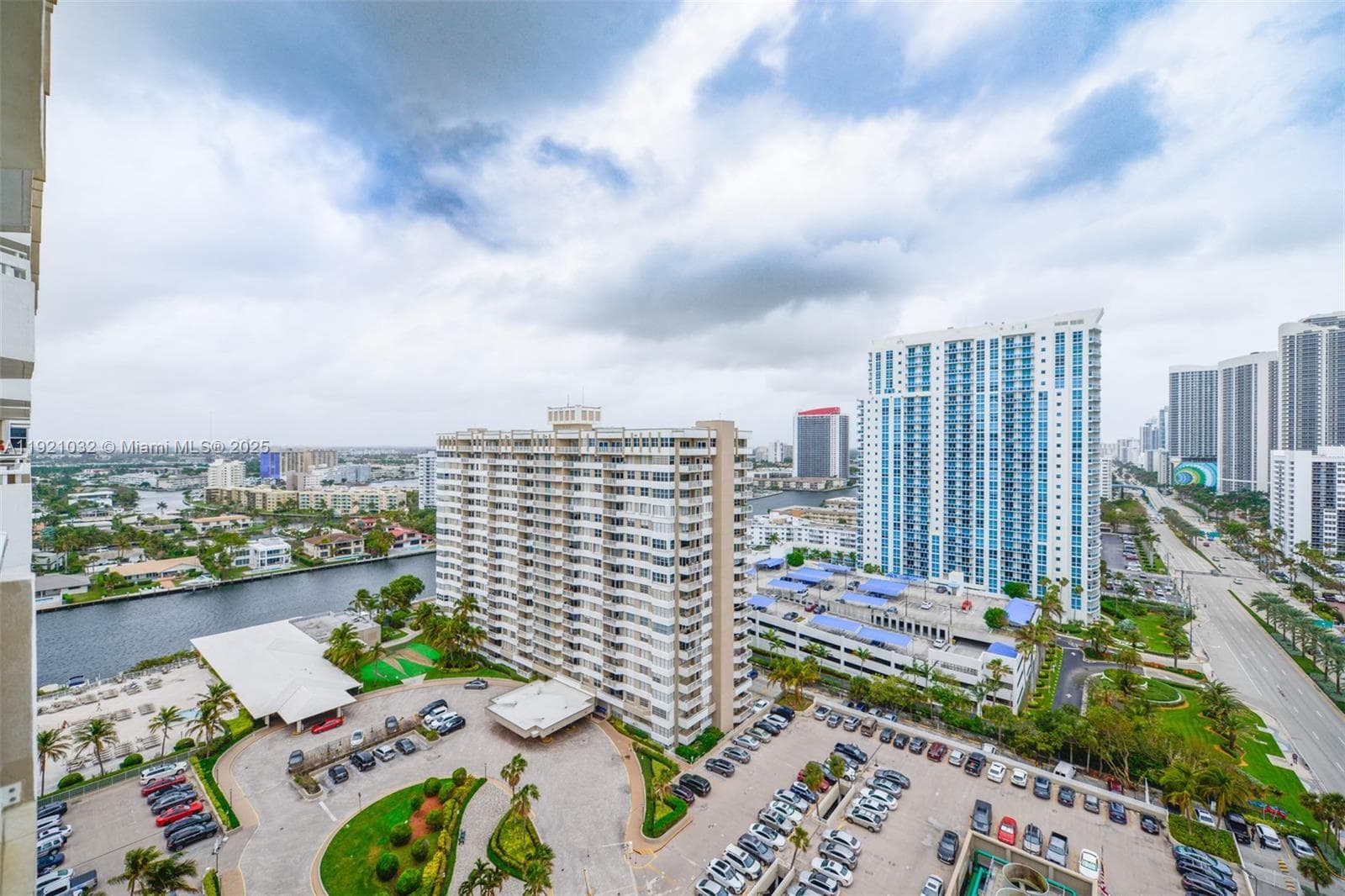 1985 S Ocean Dr 17H photo 2