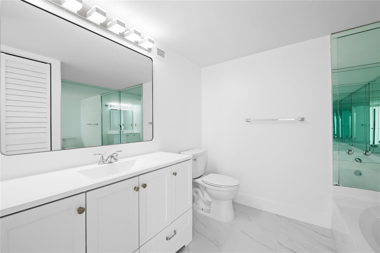 800 Parkview Drive 718 photo 15