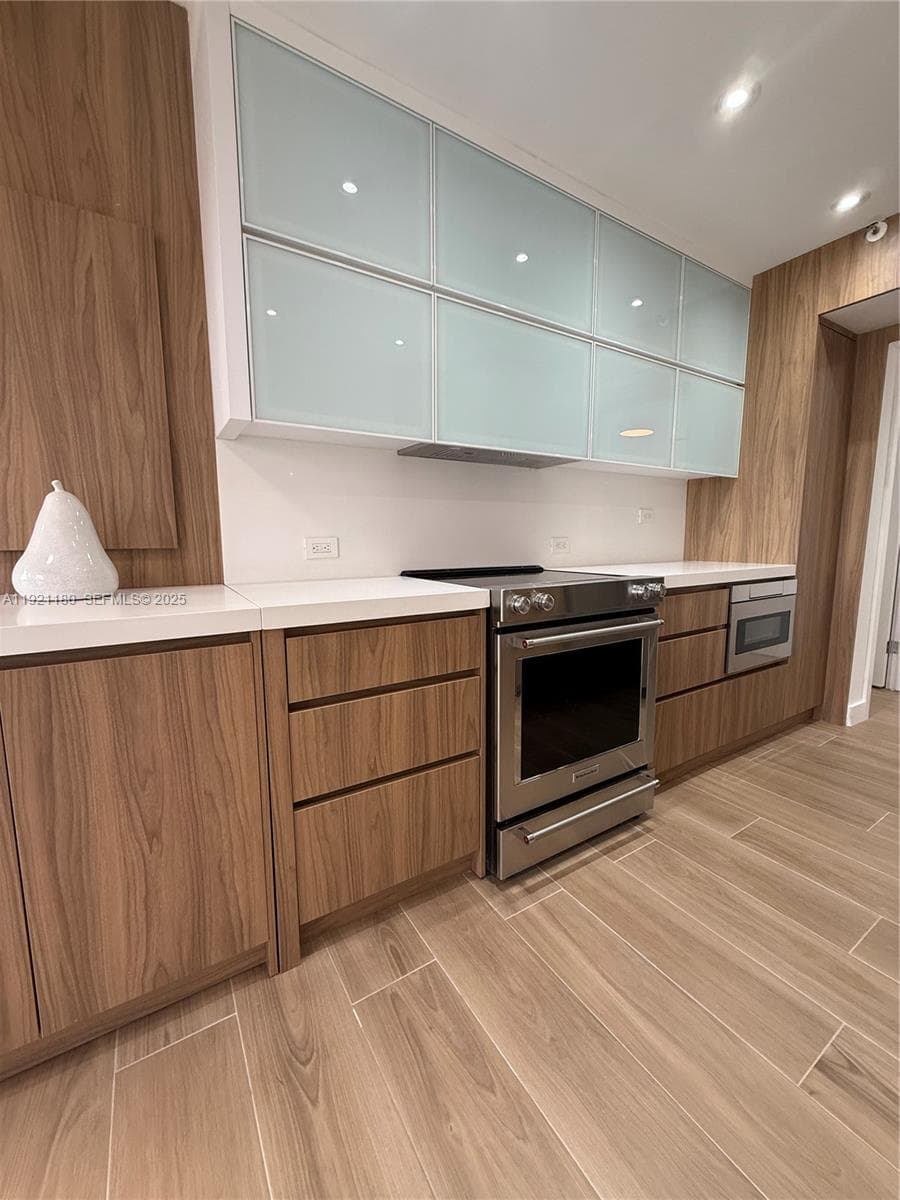 20191 E Country Club Dr 504 photo 2