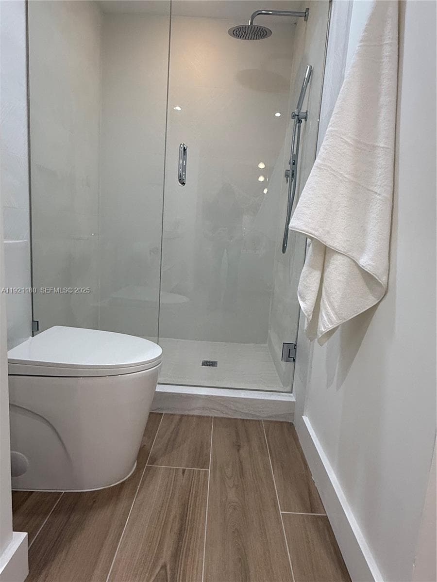 20191 E Country Club Dr 504 photo 13