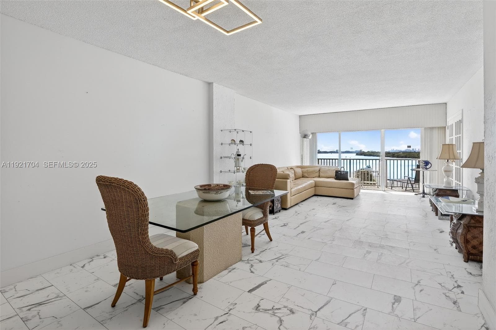 300 Bayview Dr 308 photo 2