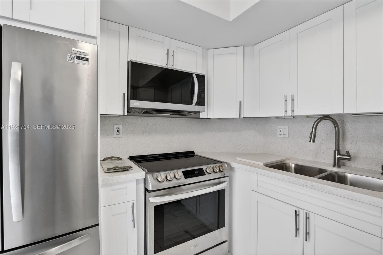 300 Bayview Dr 308 photo 17