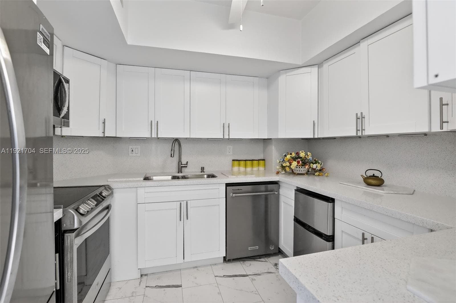 300 Bayview Dr 308 photo 16