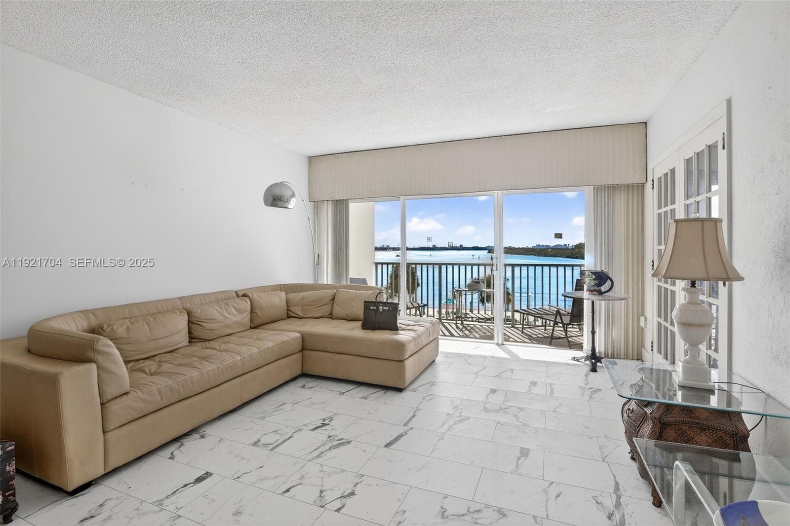 300 Bayview Dr 308 photo 1